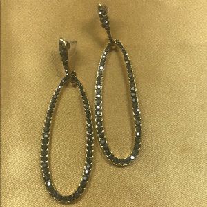 NWT Drop earrings , gold /black stones